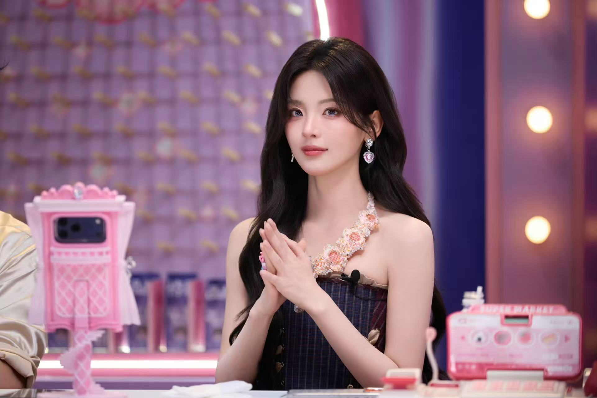 杨超越扑面而来的香味杨超越心动的信号是让我心动对吧心动的信号杨超越录心动的信号