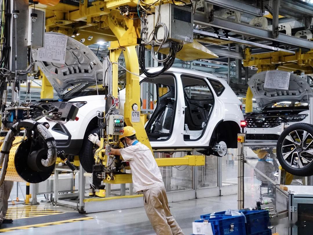 有人问现在龙国汽车和国外汽车的差距是什么？我个人觉得是专一性，你看合资车几十年