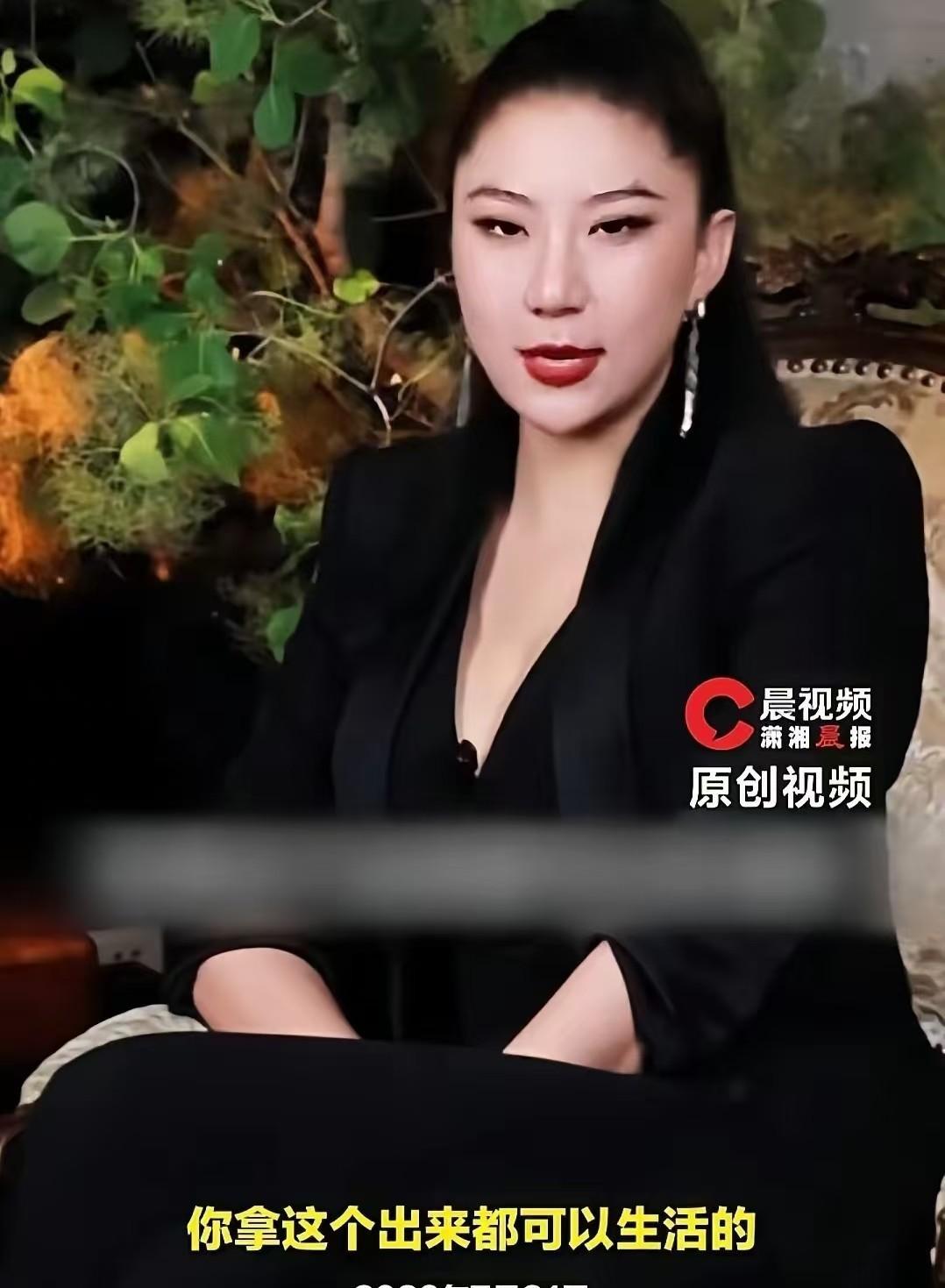 全网都在盯着谢贤那上亿遗产怎么分，谁拿了大头谁落了空。可有一条消息像根刺一样扎