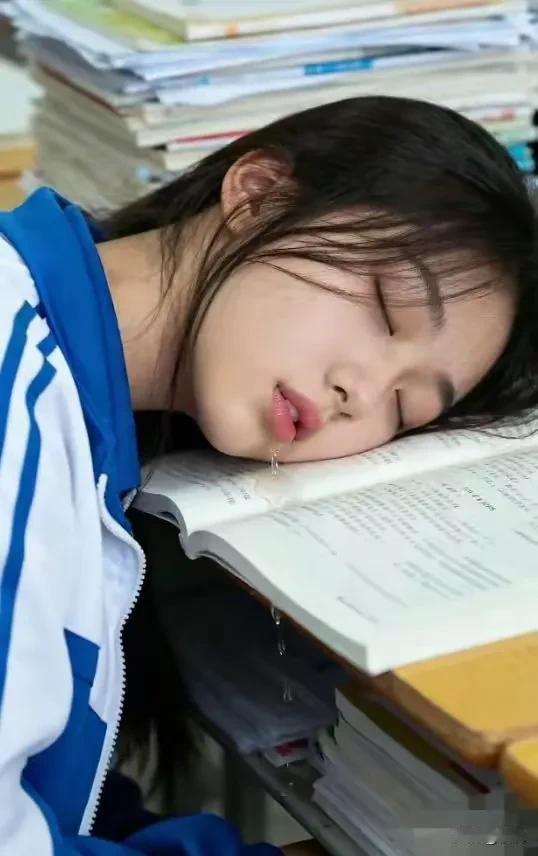 《美梦》一颗美丽的心，一个美丽的梦，共赴时光的永恒。美梦是心灵的港湾，