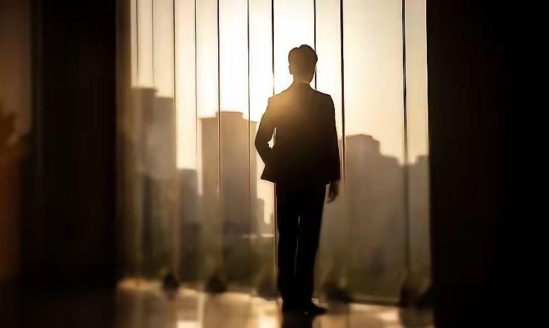 不得不佩服，中国的战略眼光，还是很敏锐的。​中东一打仗，石油运输就不稳。很多国