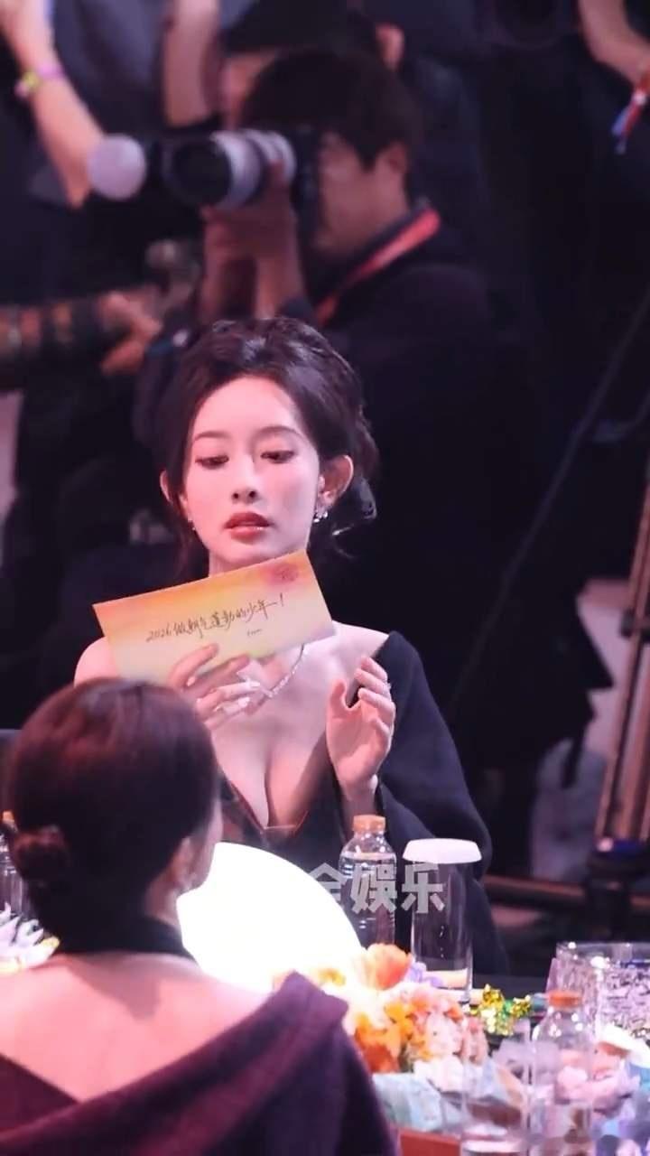 1.孟子义和李昀锐的《等风热吻你》没有下文了，导演现在男主正在磕宋威龙了，女主找