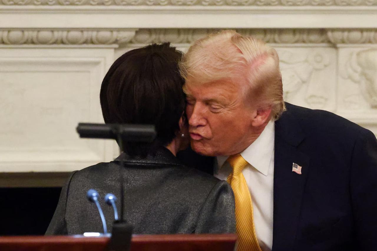 今天晚上，就一个案件，我们进行了长达两个半小时的会议。还要等美国那边的另一个会议