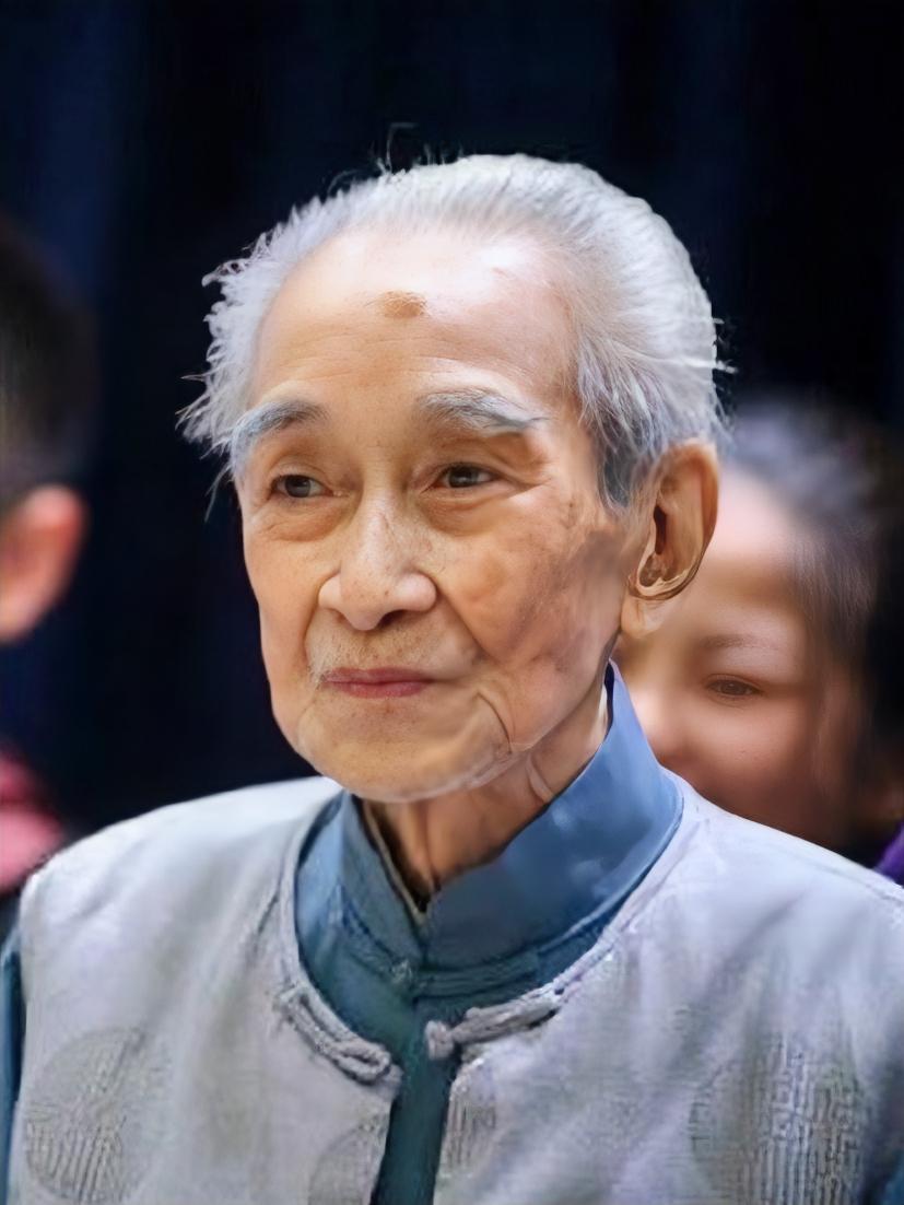 南怀瑾：“我年轻时，一位高人对我讲了两点，我受益一辈子。第一，看世界上任何东西