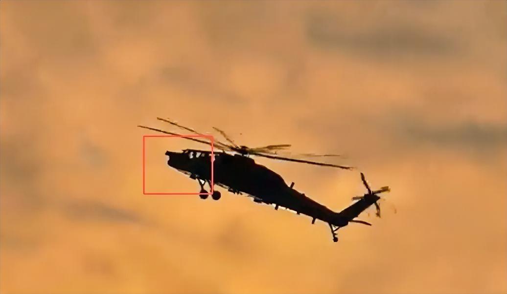 网传基于直-20平台深度武装化的，我国首款10吨级重型武装直升机，对标美国AH-