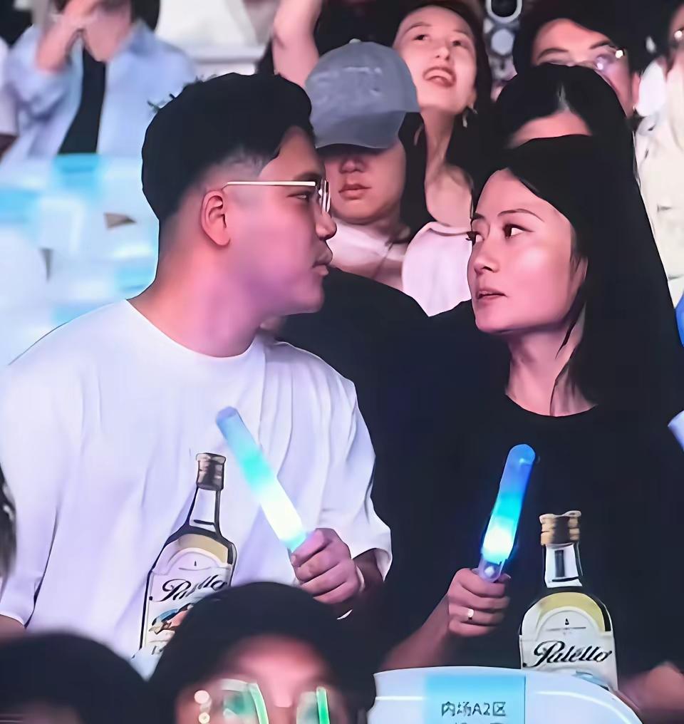 网络新词出炉：生理性厌恶，金融性喜欢。翻译成人话就是——你掏钱的样子很帅，但