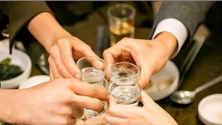 医生提醒：吃他达拉非时别碰这6样东西，小心引发猝死危险！很多人对他达拉非的理