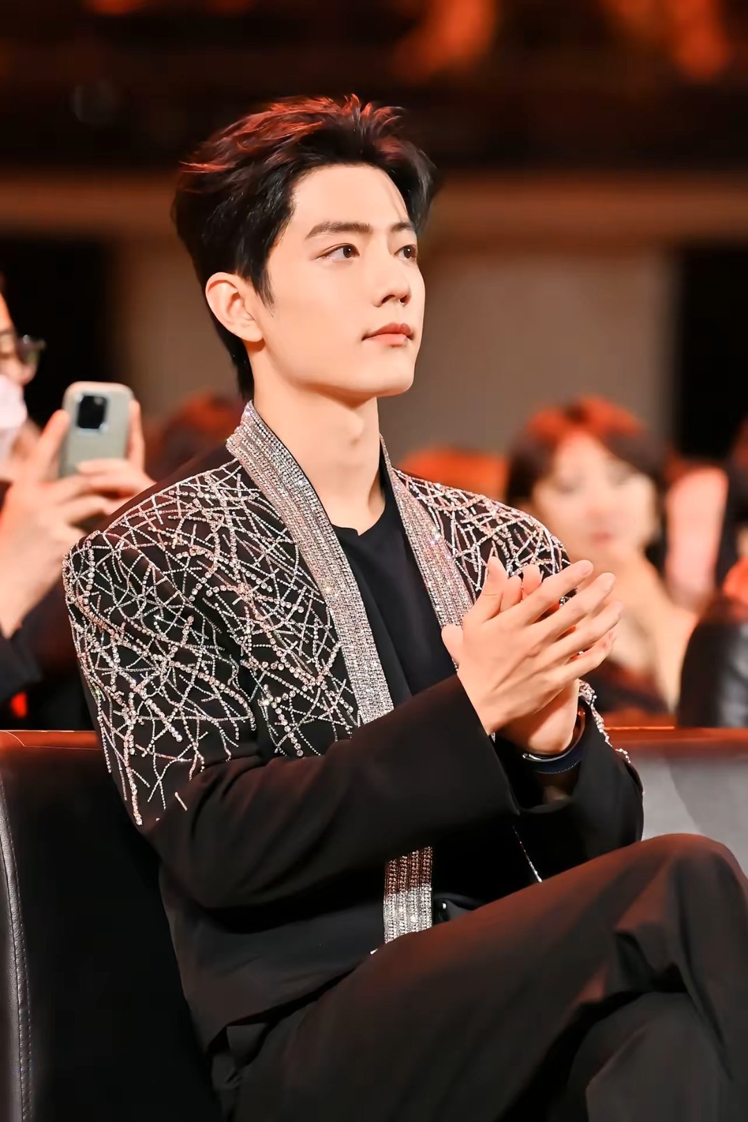 现在终于知道为什么年度男演员里没有肖战了不是因为他不够出色，应该是因为他太年轻，