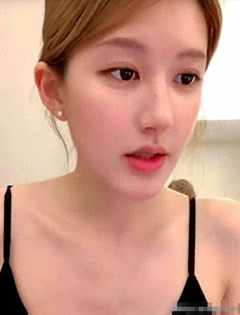 震惊！当下娱乐圈居然还会出现“飞页”剧本！赵露思近期发声控诉《恋人》剧组。谁能想