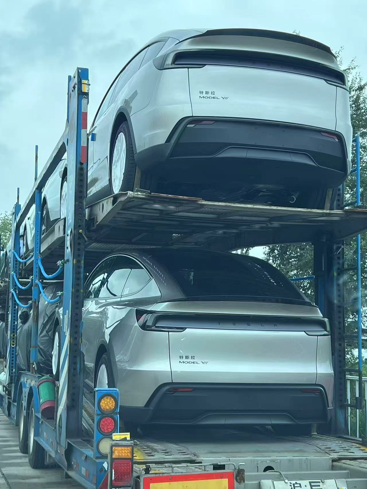 特斯拉ModelYYY发运了，比较好奇这个车的定价以及最终在三排座SUV