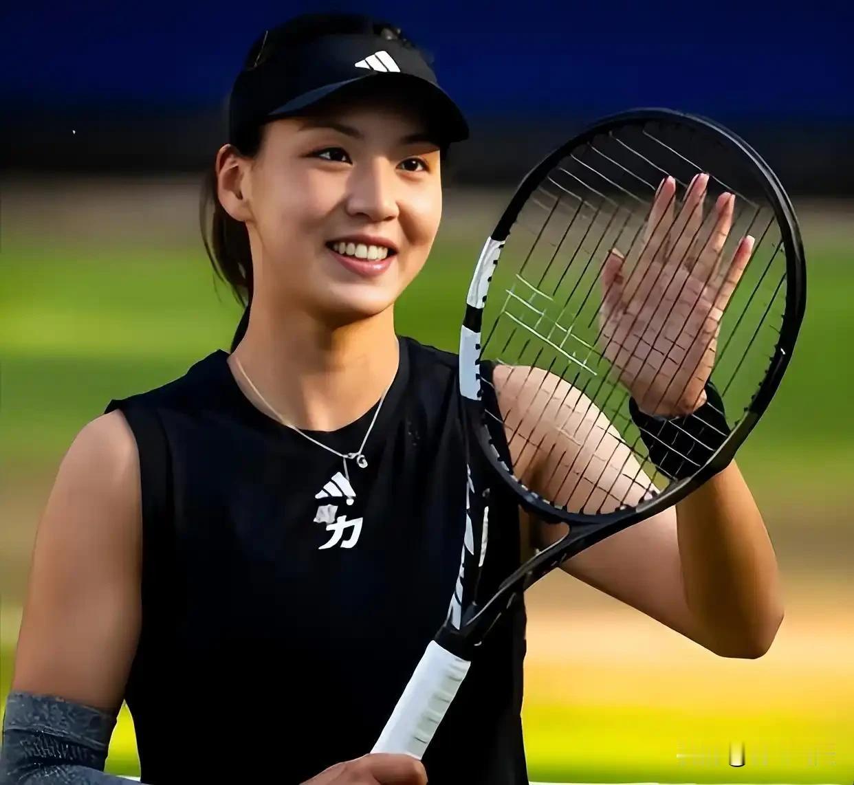 王美人打疯了北京时间6月23日19点，wTA500巴特洪堡站女单第二轮，中国金