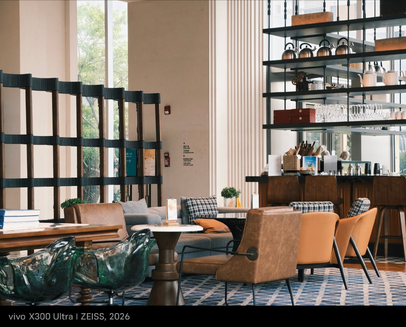 航班延误了，从16:00延到18:00了今天深圳大面积延误，想了想就不去机场休息