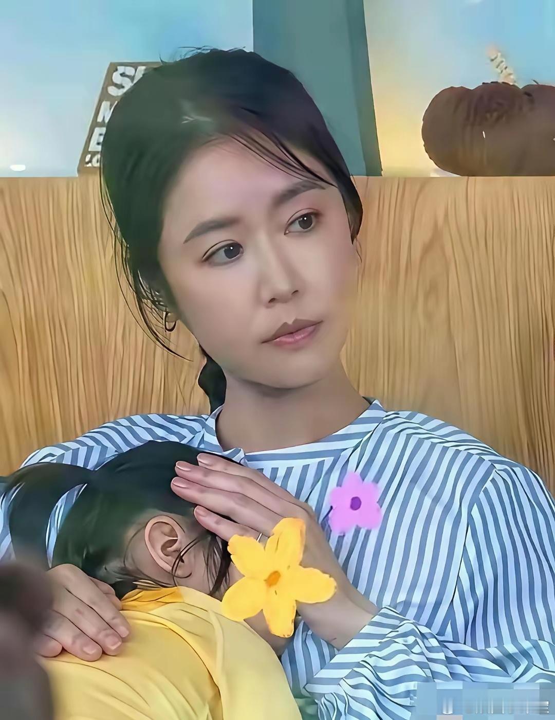 别再羡慕50岁的林心如了，她为不拖累家人尤其是女儿，近20年没碰过一口甜食，连炒