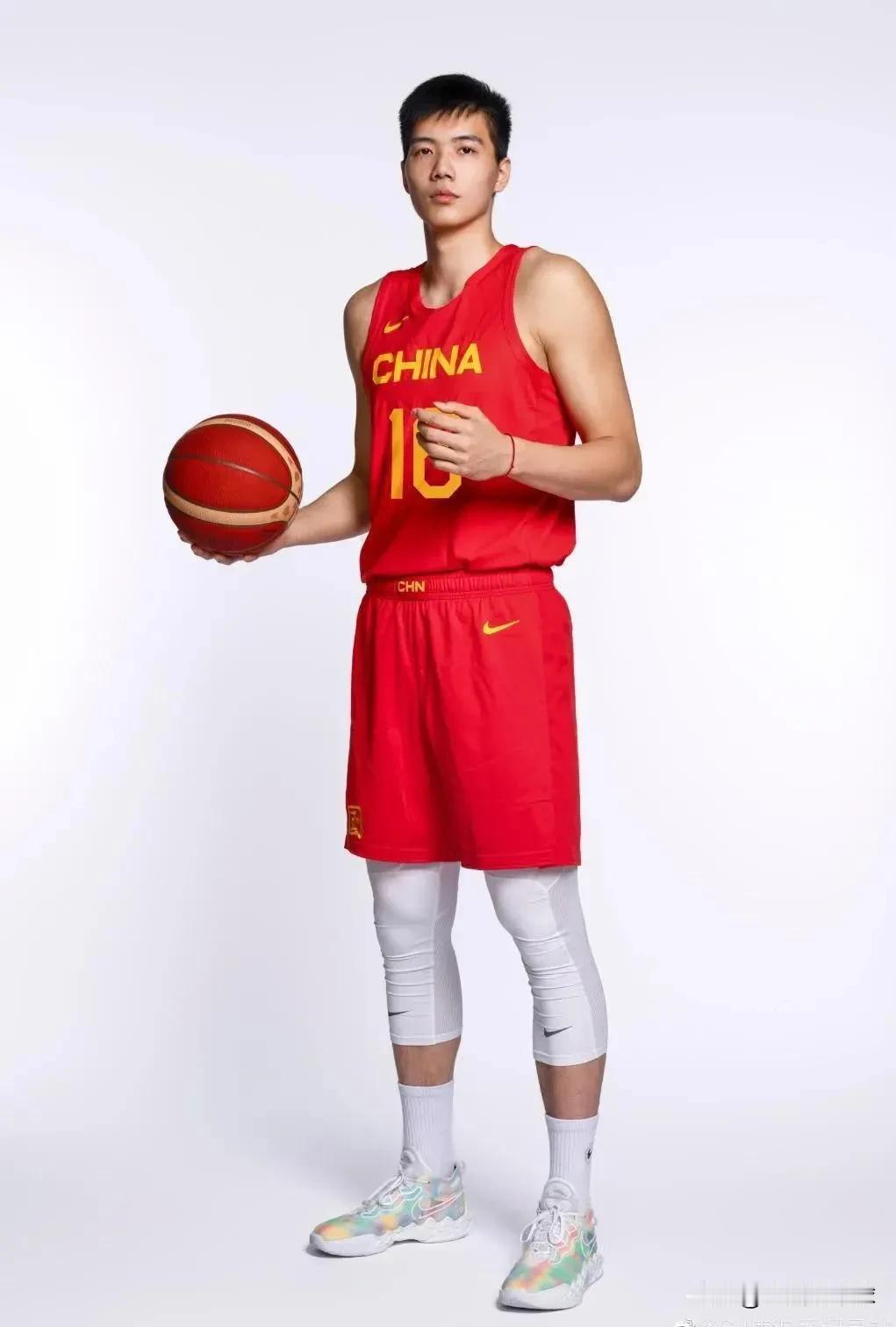广东队签不下焦泊乔！徐昕就走不了，焦泊乔似乎不太愿意去广东队近日据媒体人付政