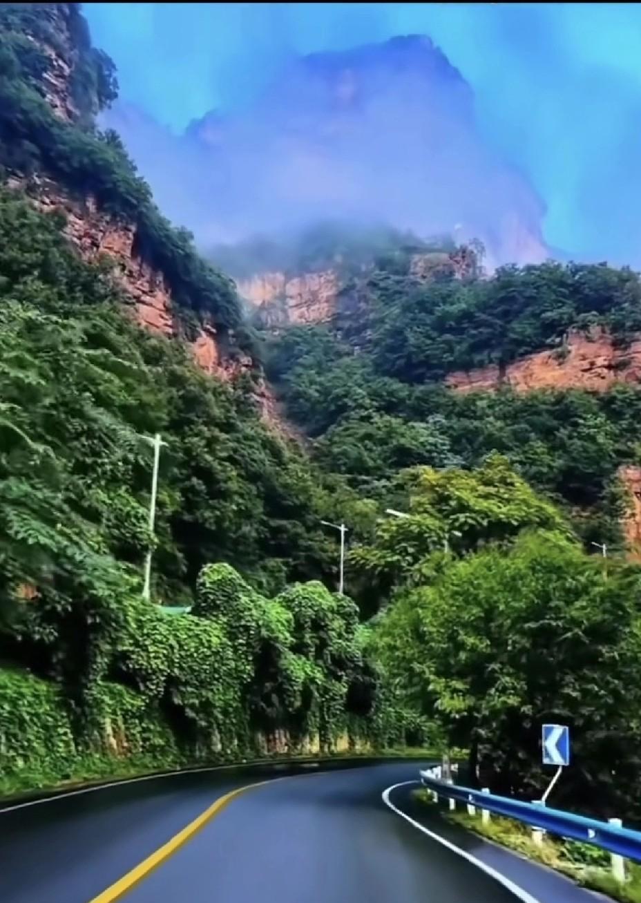 刚看到某手号上叫“清平峰缘”的作者发的甘肃天水风景的视频，不知道这是天水哪条路，