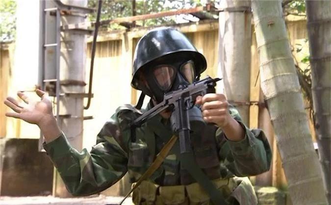 越军装备的波兰wz63冲锋枪，我国根据从越南战场缴获来的该枪仿造出82式冲锋枪