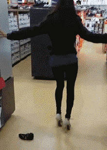 小姐姐这是多久没穿高跟鞋了。