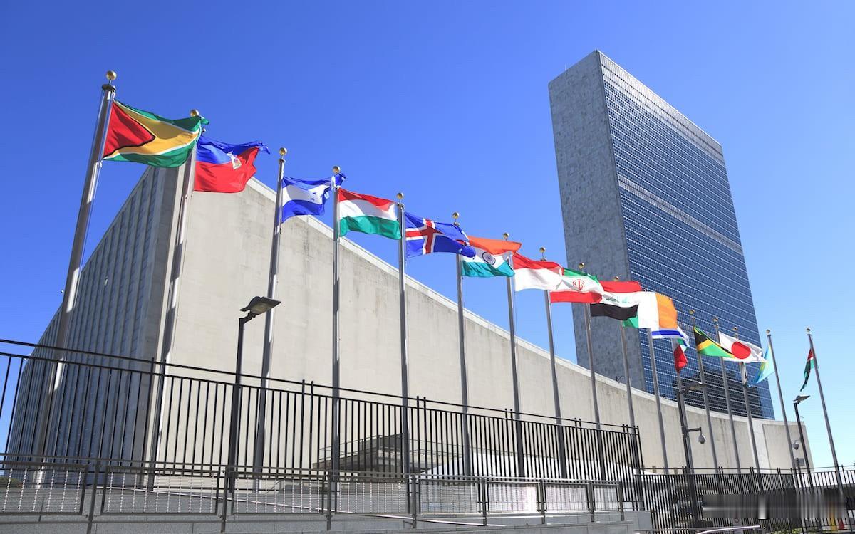 哪怕150多个国家交了会费，联合国还是快破产了。联合国官方出面承认，机构正面