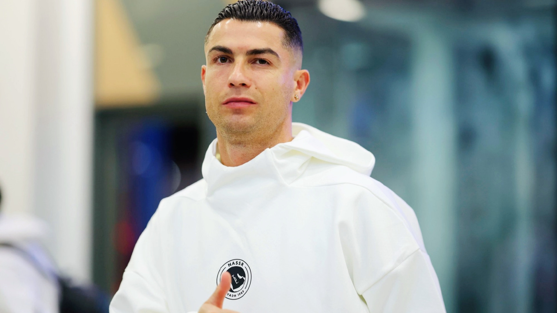 记者表示：未来几年内，利雅得胜利、吉达联合和吉达国民的出售将被提上日程。在这样