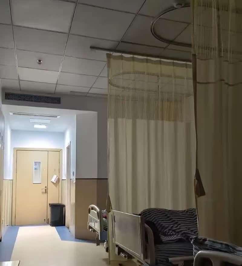 据说一个人去医院属于十级孤独，我是有过切身体会的，而且是刻进骨头里的！2020