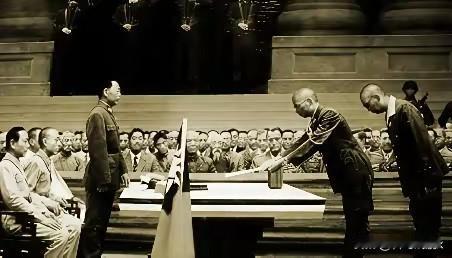 有个日本人问了一个挺尖锐的问题：如果日本入侵中国是不对的，那么汉人入侵满洲，蒙古