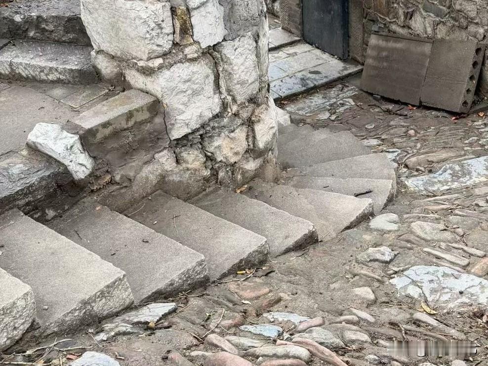 你相信吗？不管你是有钱的婆婆，还是没钱的婆婆，不管平时给她多少钱，都换不来她对你