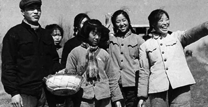 1977年秋，知青点里只剩王建全和杜玉娟了。那天，王建全对杜玉娟说：“姐，我要