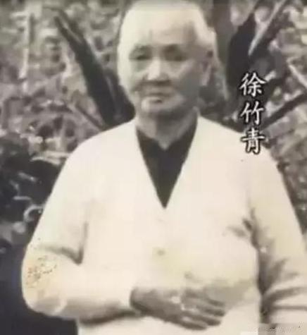 1914年，31岁的阎锡山娶了一个14岁的小妾，新婚当晚入，他给小妾说：“你只负