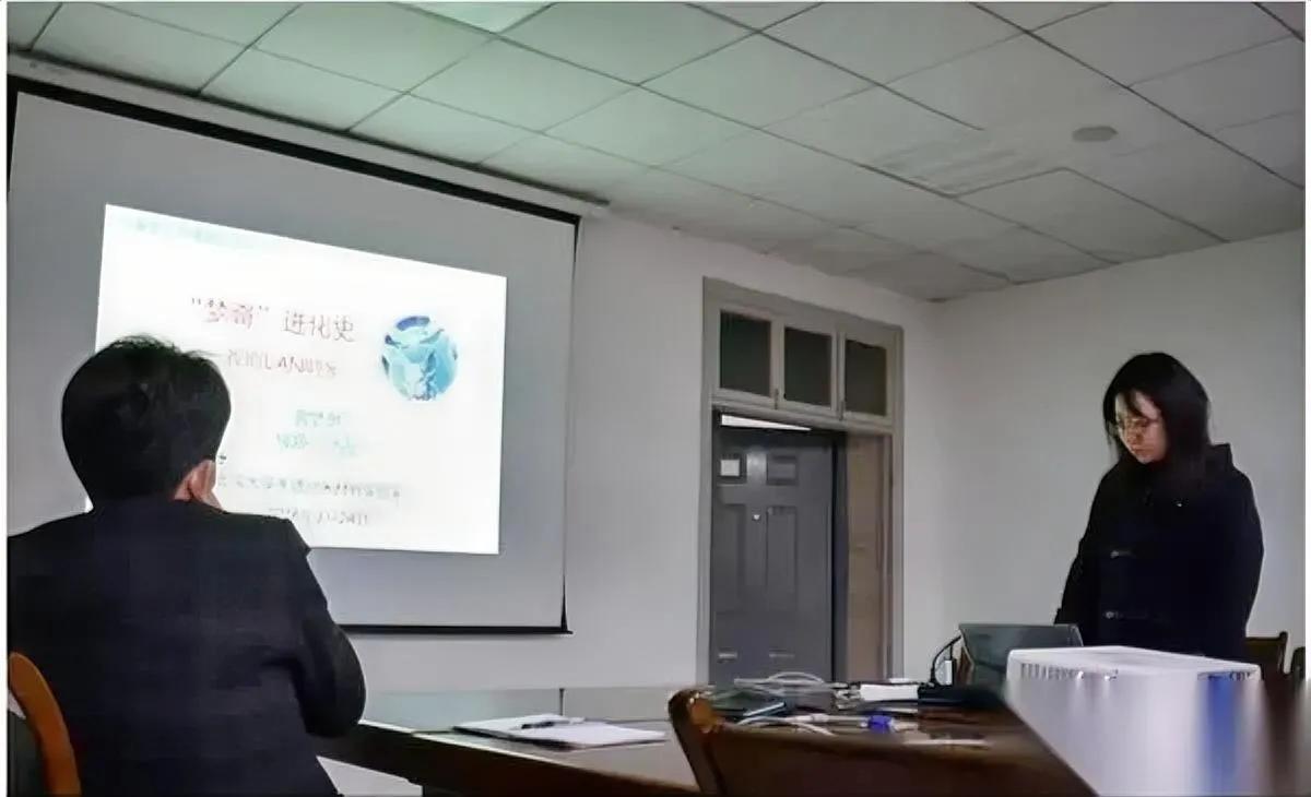 曾梦琪旧照被扒是武大读博时拍的现在翻出来越看越别扭是2018年她快博