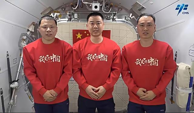 这才是最正确的选择，20号飞船的既然都受到了损坏，定然是不会冒风险的，人的生命安