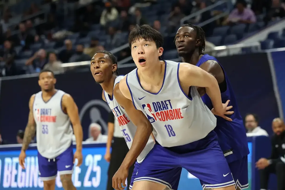 闹麻了！原来这么多队伍想签杨瀚森！1.篮网本想着用19顺位拿下，无奈开拓者