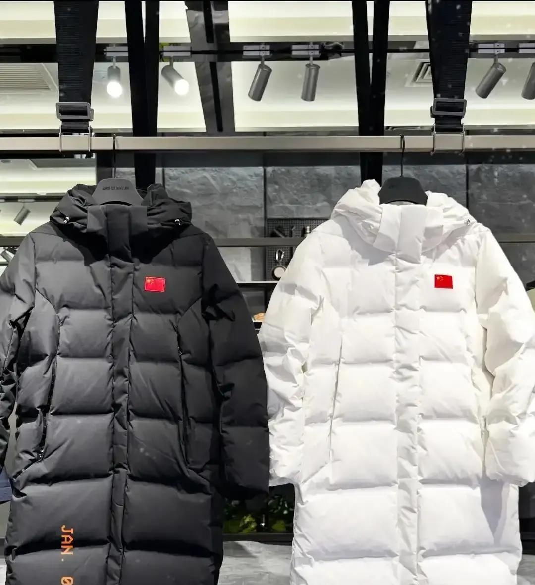 -10℃冻哭宝妈！昨天北京-13℃，我排队结账时前面大姐把999米白长款放