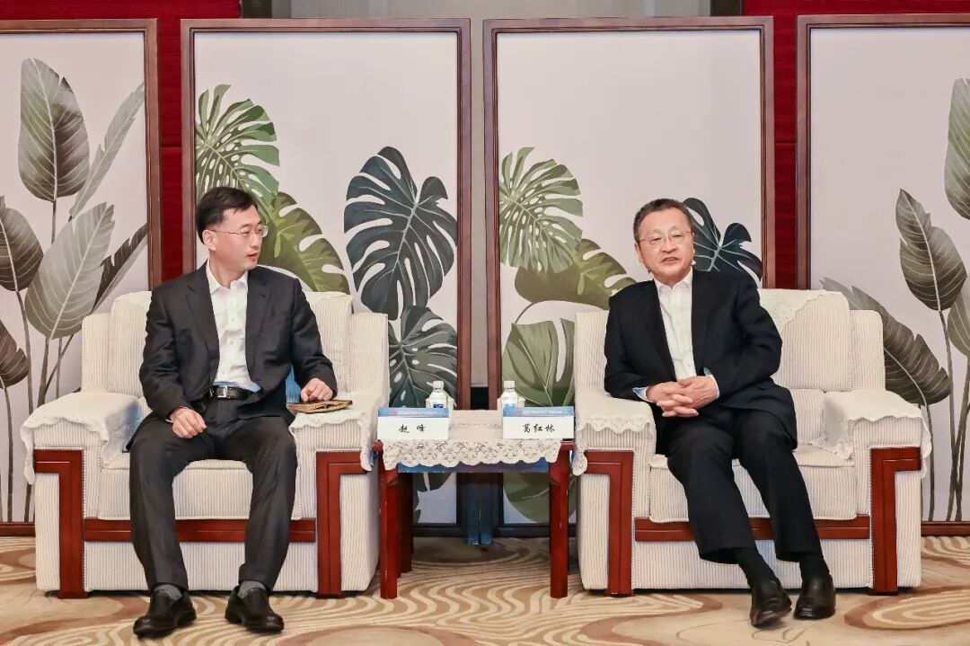 葛红林与海南省人民政府副省长赵峰举行会谈