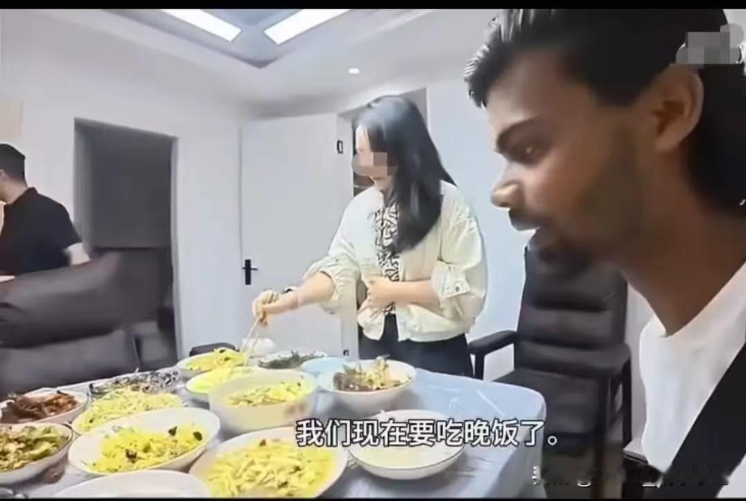 这家人也太愚蠢了，难道不看新闻？是否太崇洋了吧！这印度“要饭哥”网上到处都在报道