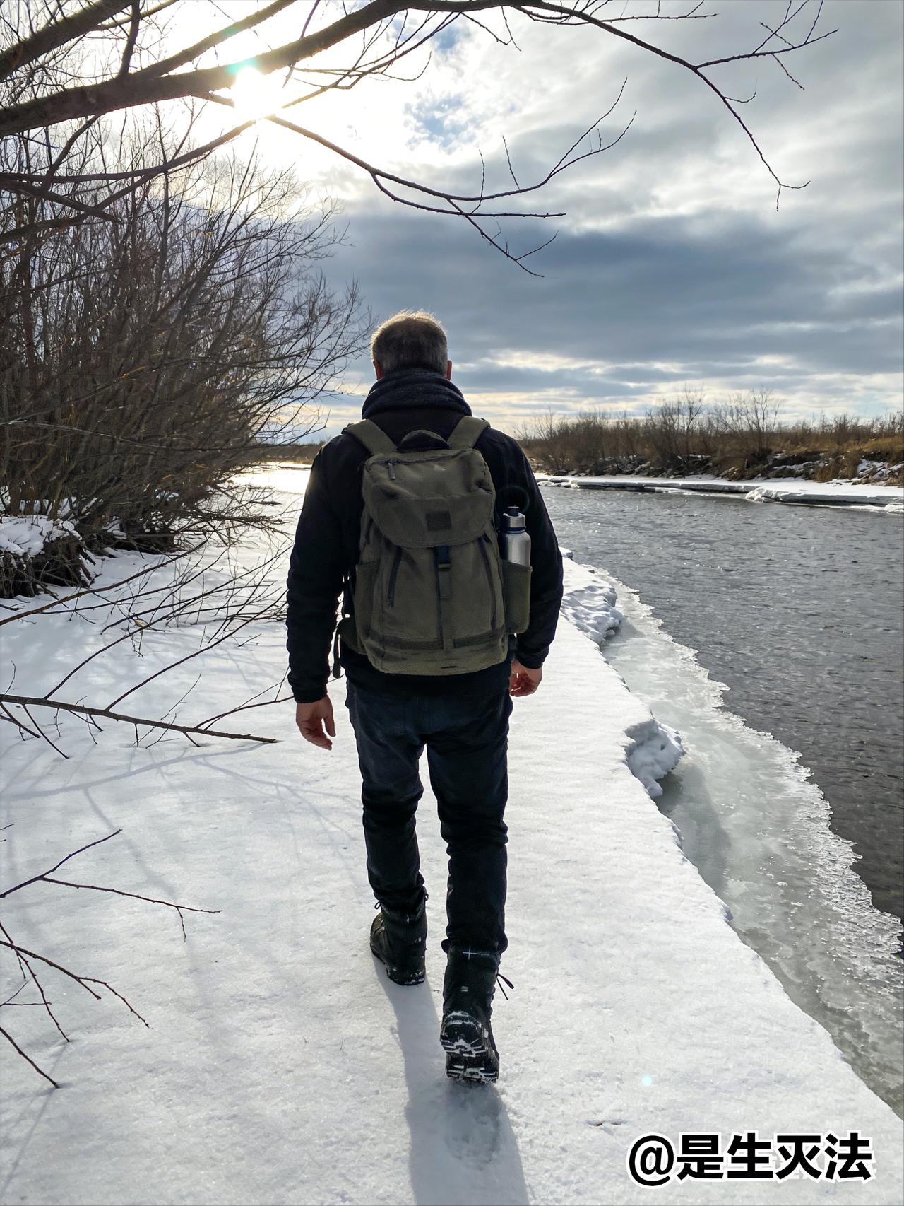 一位复旦大学教授醍醐灌顶的话：“三十岁前走，短命；四十来岁走，可惜；五十来岁走