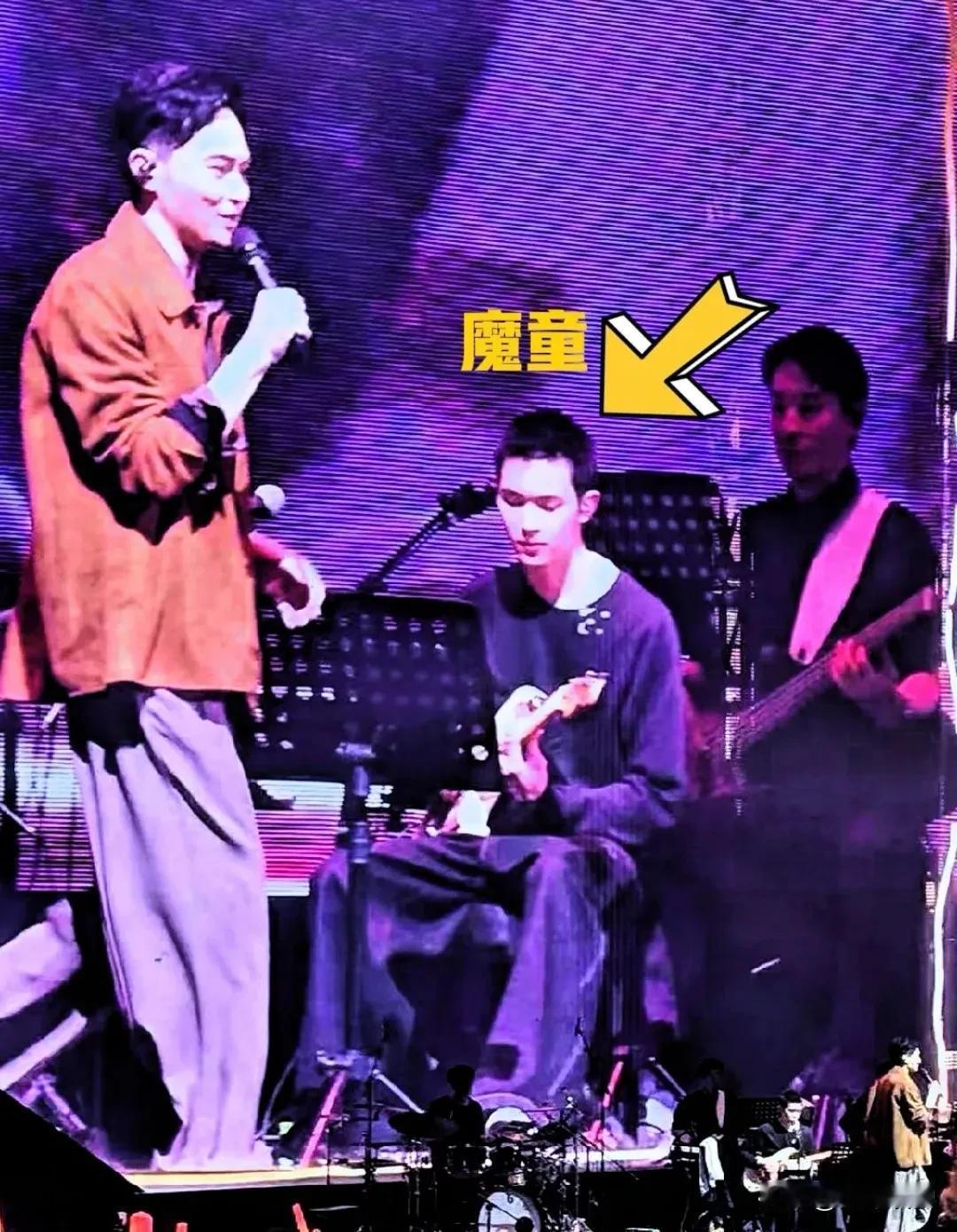 张智霖演唱会！19岁儿子魔童低调登台，颜值太高了！8月22日，花钱买票去看张