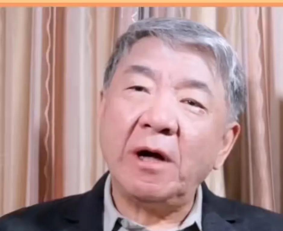 郑晓龙导演又爆金句：“演员老演同类型，等于自己把自己‘剧终’了！”他选角堪称“反