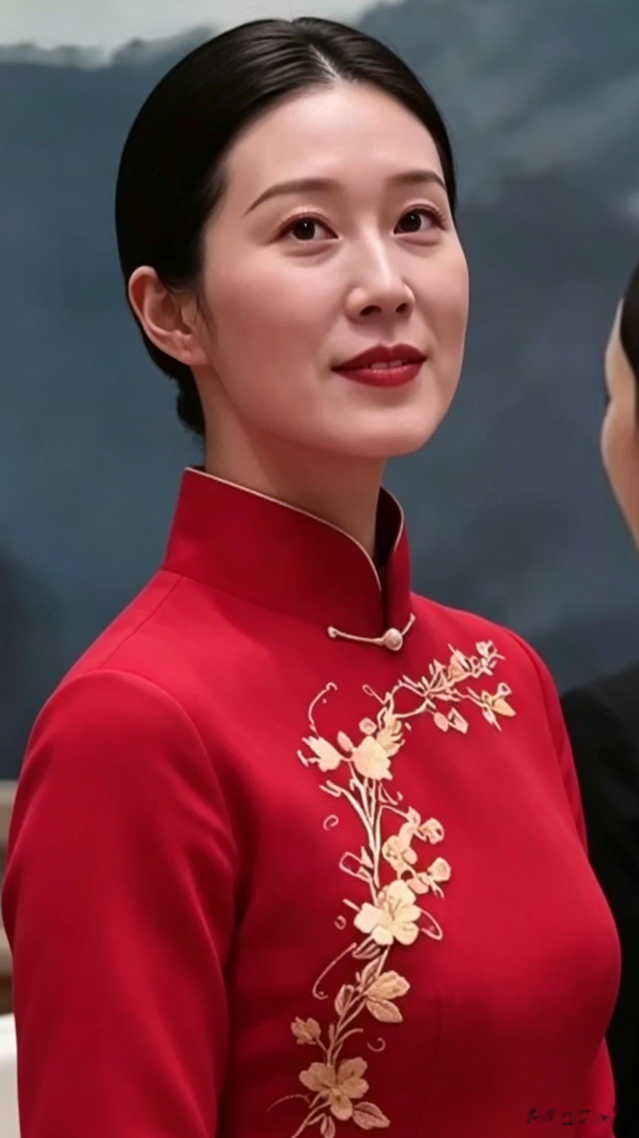 国宴上的美女服务员，谁知道她叫什么，来自哪里？