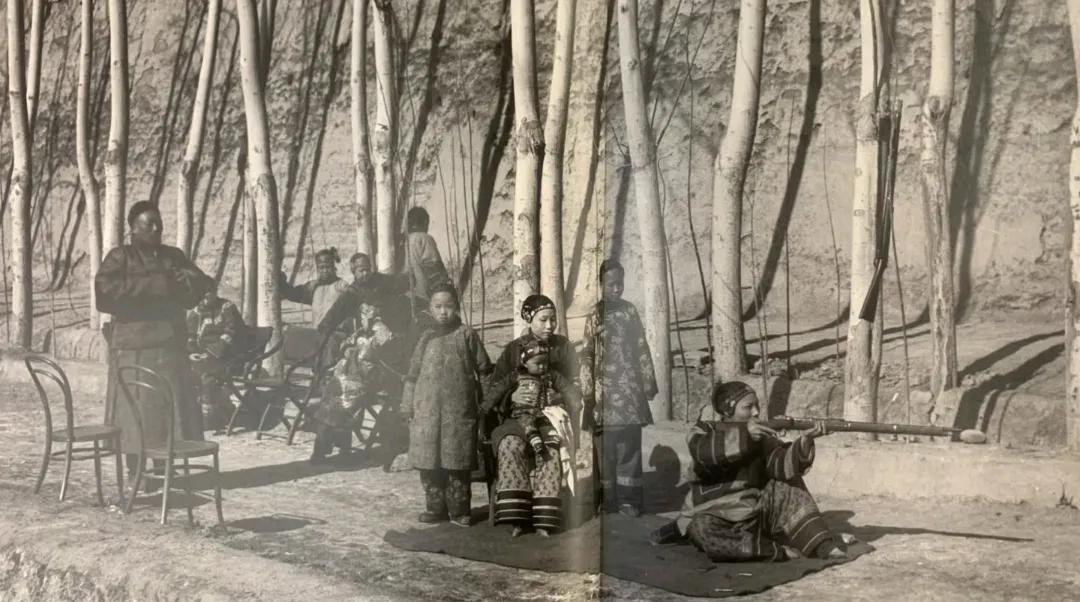 满人尚武，这是毫无疑问的，即使到了清朝灭亡前几年，各地驻防的满洲勋贵依然秉承了尚