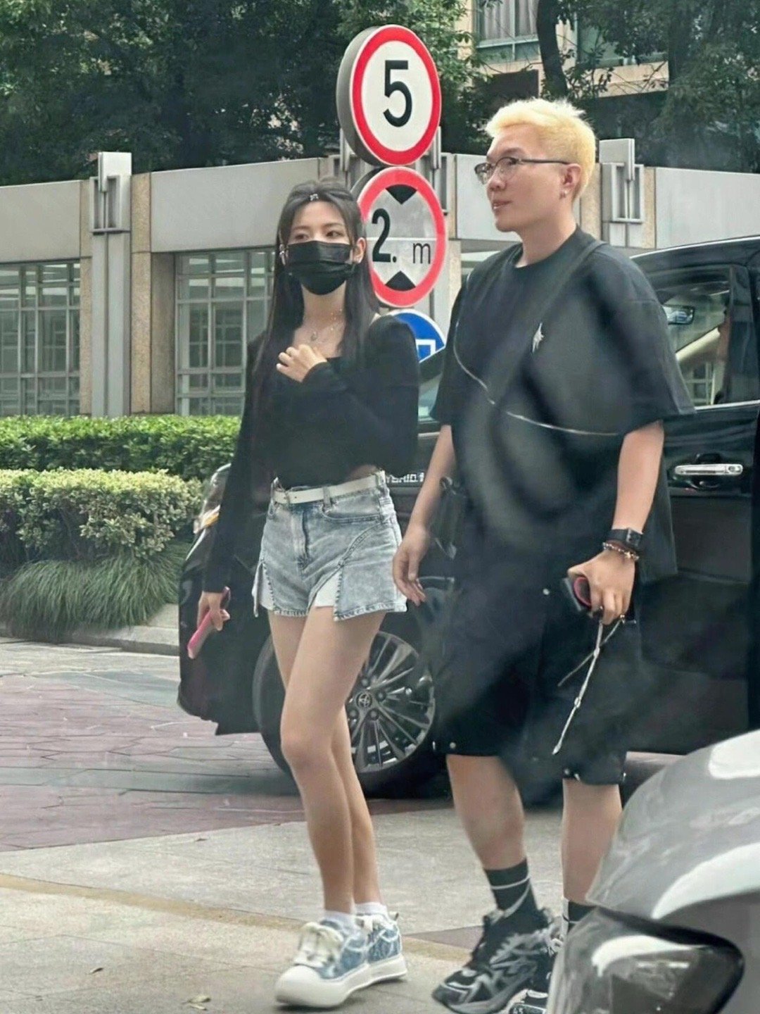 杨超越这个身材比例妥妥一位生图怪物！