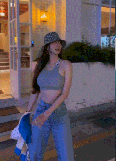 大长腿，穿什么都好看