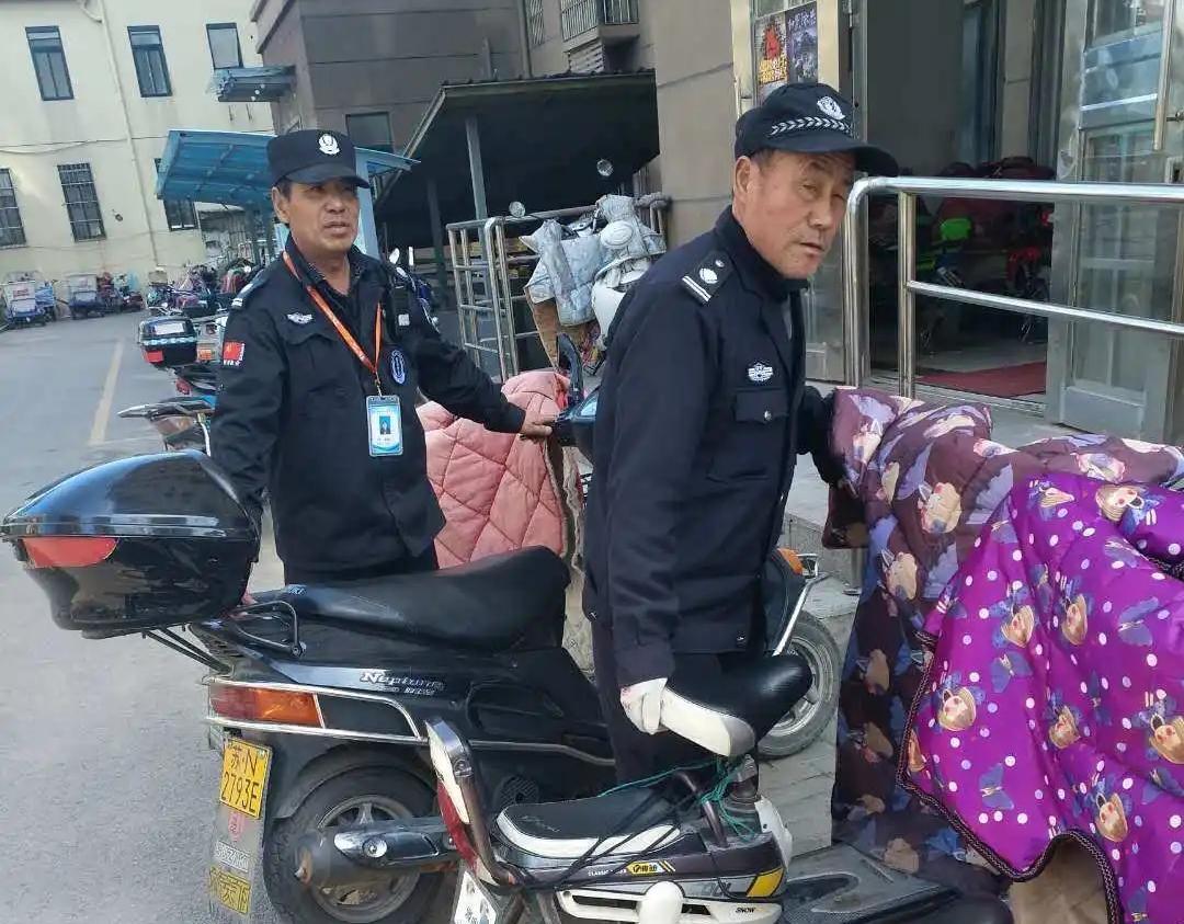 我就是搞不懂，一些物业请的保安几乎都是清一色年纪很大的爷爷级别的人，他们年龄