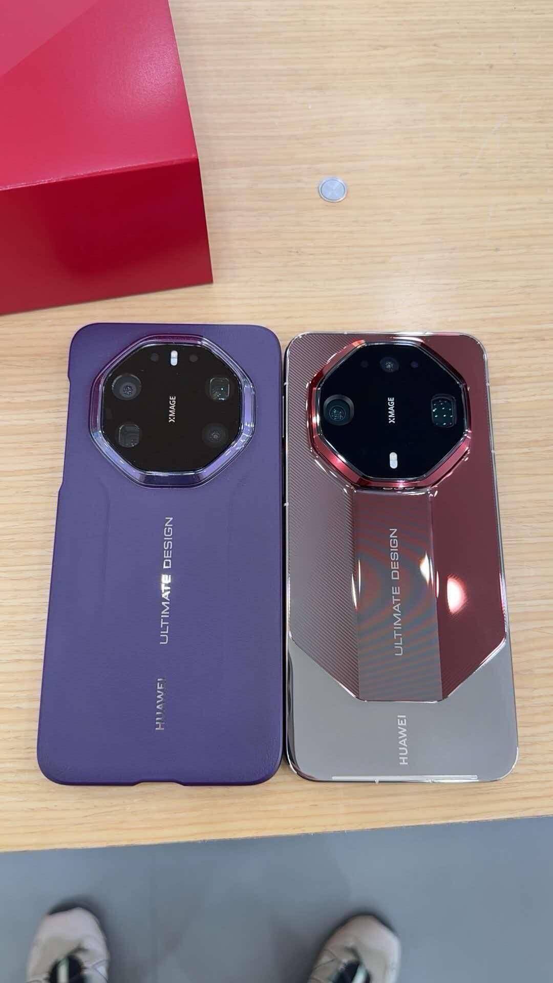 #华为Mate90系列定档10月1日#华为Mate90系列样机已经被线下门店放出来了，看着像是玻璃+