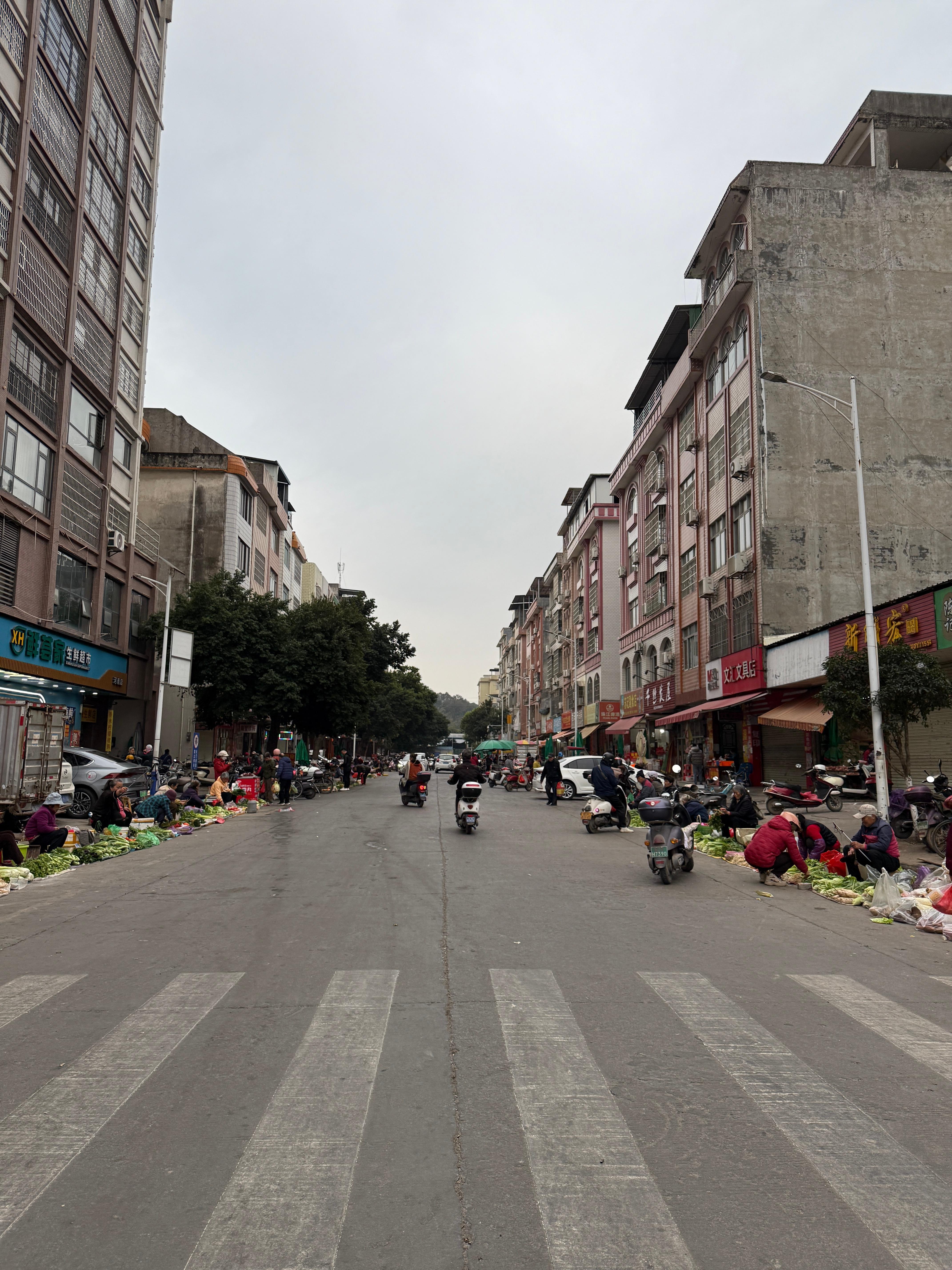 早呀！早起买菜我们这里过的是二十三小年夜