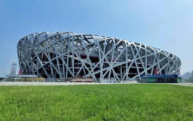 🌞鸟巢“账本”曝光：占北京黄金位置，斥35亿建成的“鸟巢”，自从建成后，每