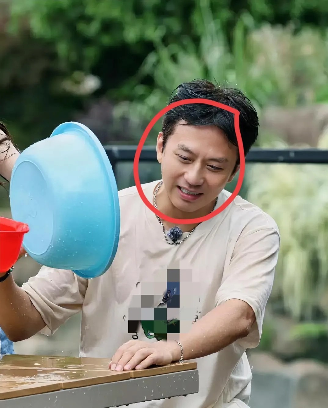 邓超真的是妥妥的人生赢家不查真的不知道原来他不仅仅是演员和导演，邓超竟然还有