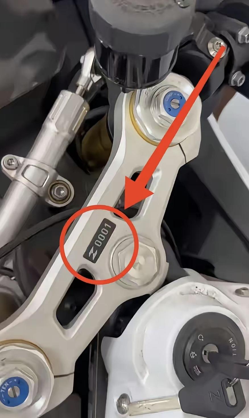 一辆没骑过一公里的摩托车，卖了30万，还被供在客厅里。这事发生在今年温州一个普