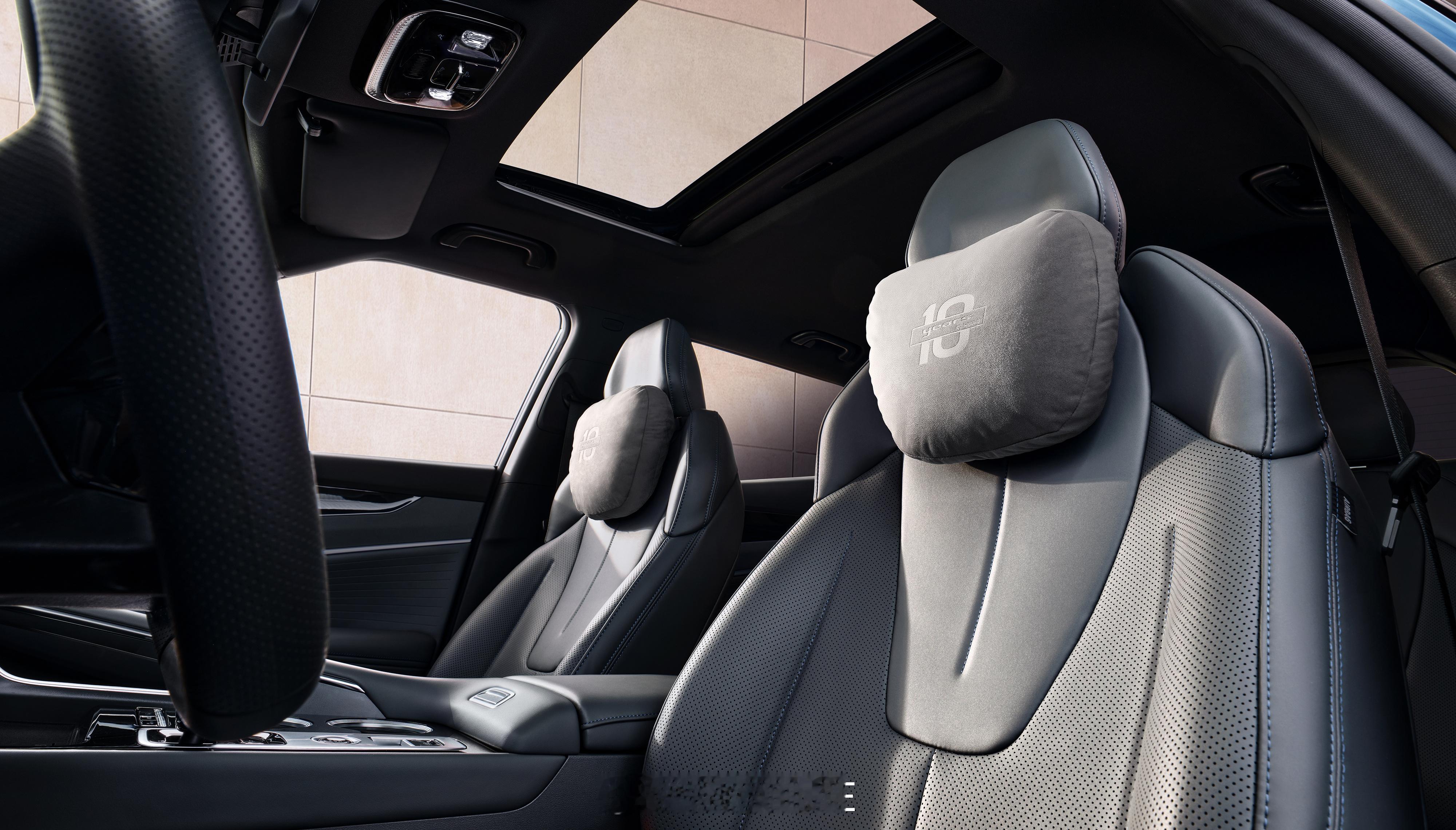 最近看10万级家用SUV，全新博越十周年冠军版确实有点东西。8.79万的定价，加