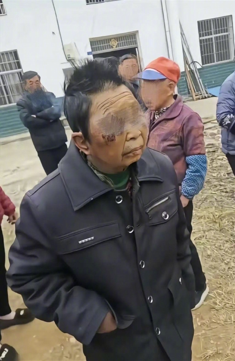 #湖南75岁男子酒后打妻被抓#【湖南75岁男子酒后殴打妻子，已被抓获！当地成立联