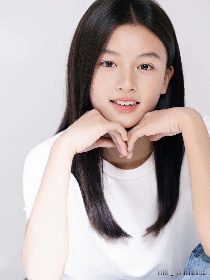 1月5日，拒绝于正签约的七七赵钰琪正式官宣签约新公司—中都文化传媒。赵钰琪更